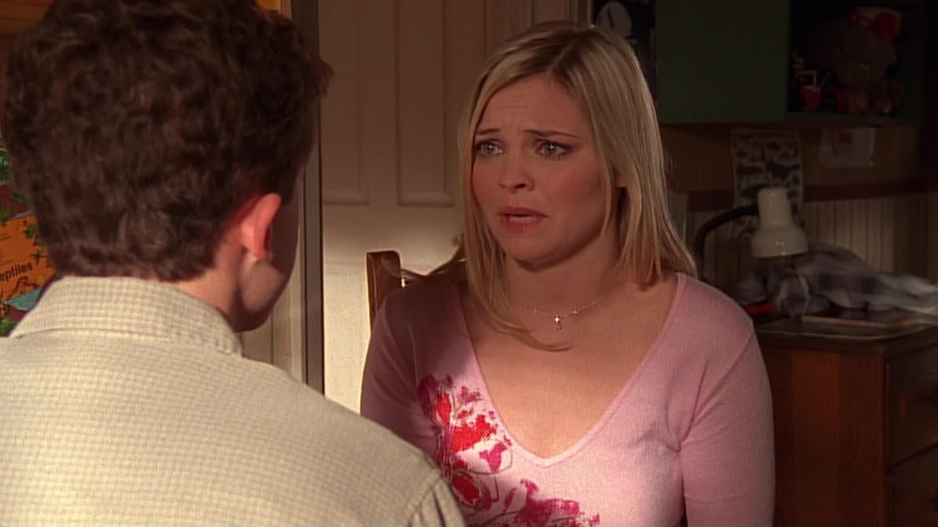 Malcolm se muerde la lengua